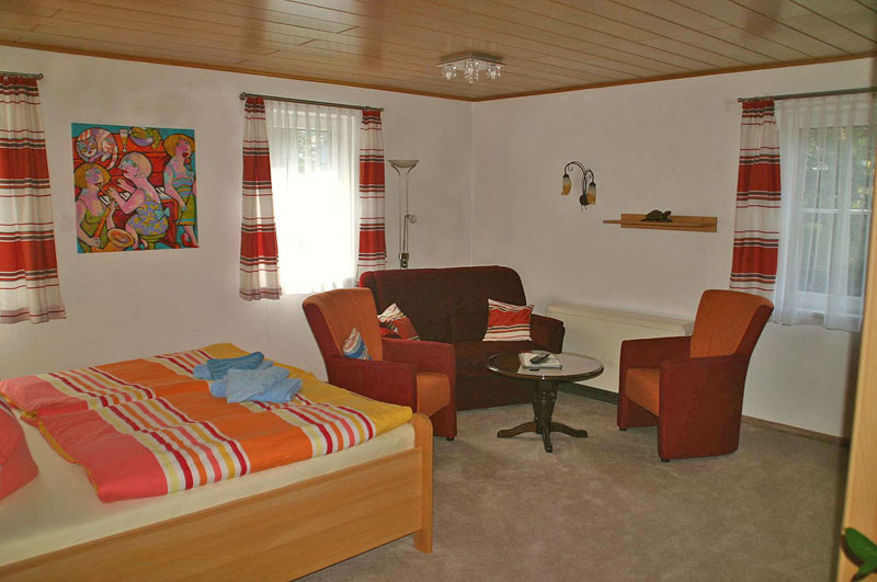 1OG Rechts Zimmer 01